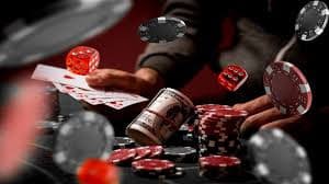 ဘောလုံး Parlay Bet ရလဒ် စစ်ဆေးနေသည့် LuckGod ကစားသမားများ